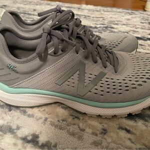 New Balance 860 Grey/Seafoam